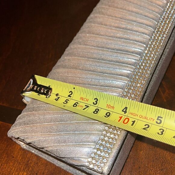 Lily Waters gold tone fabric rectangle shaped clutch - Picture 8 of 11